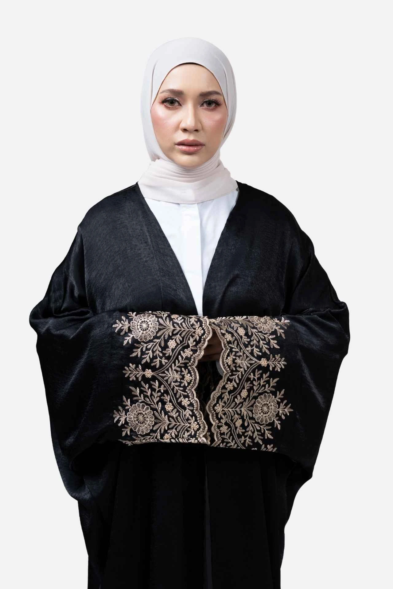 [Khadija] Black