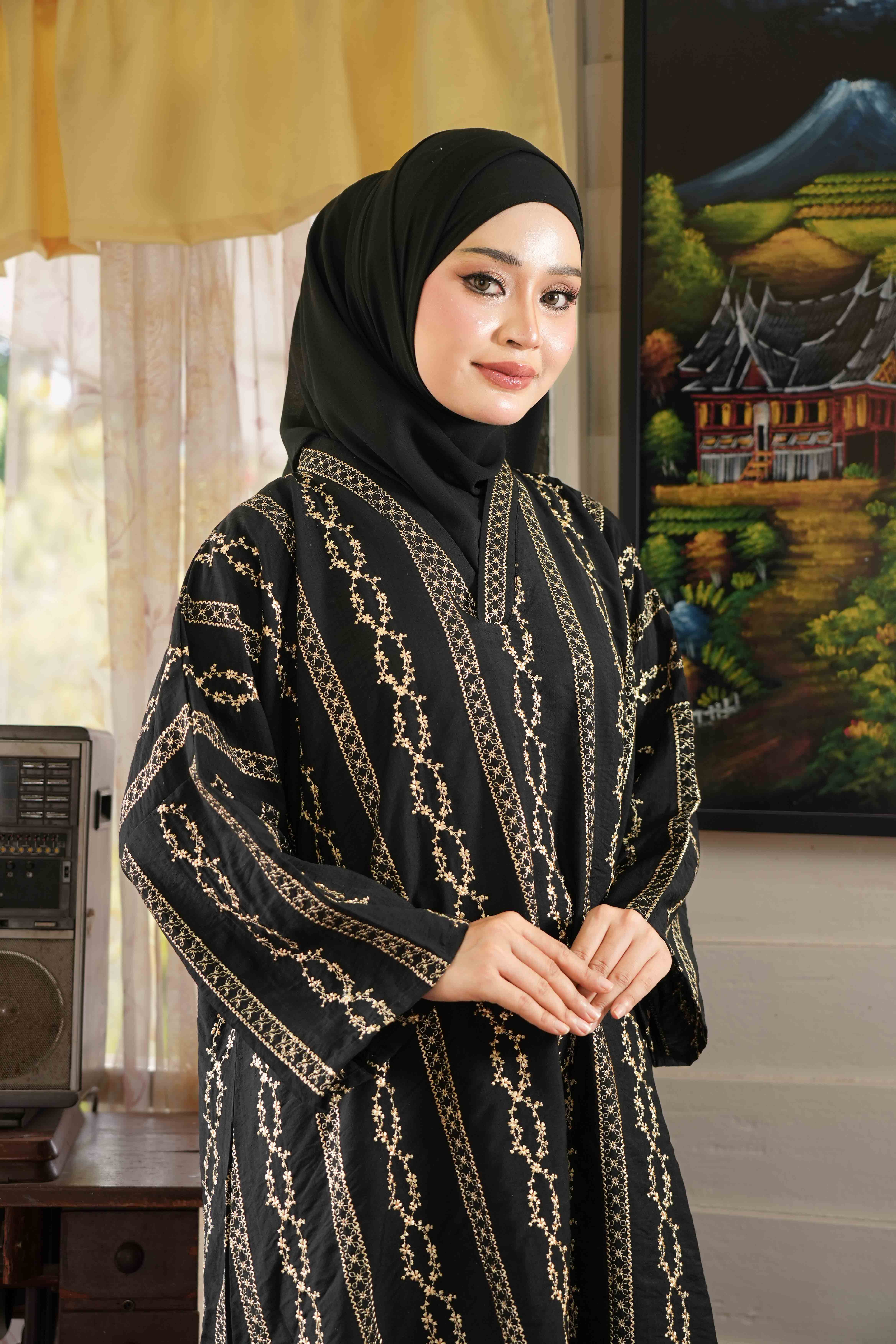 RANIA BLACK